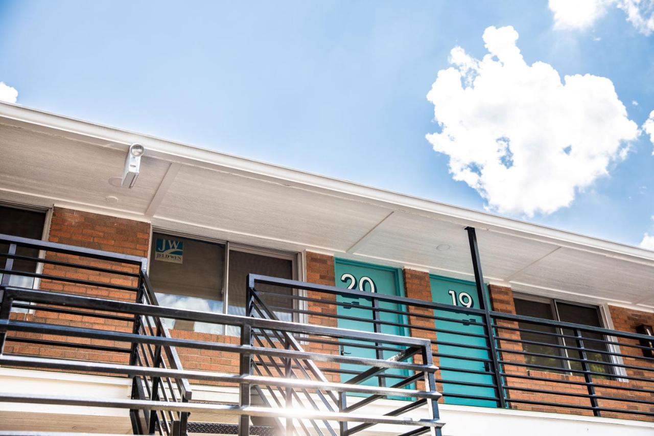 South Wind Motel *
